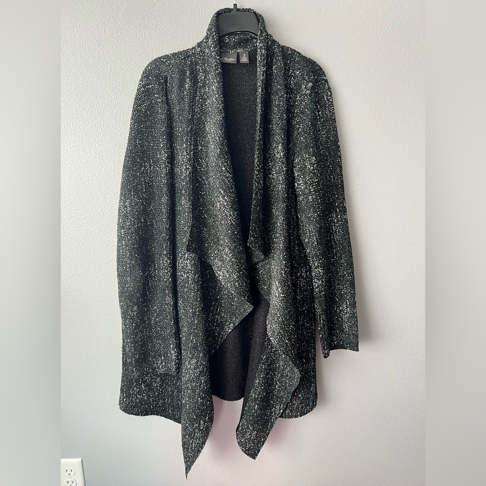 Chico’s Travelers white black green crinkled long sleeve open  cardigan sz 3 XL
